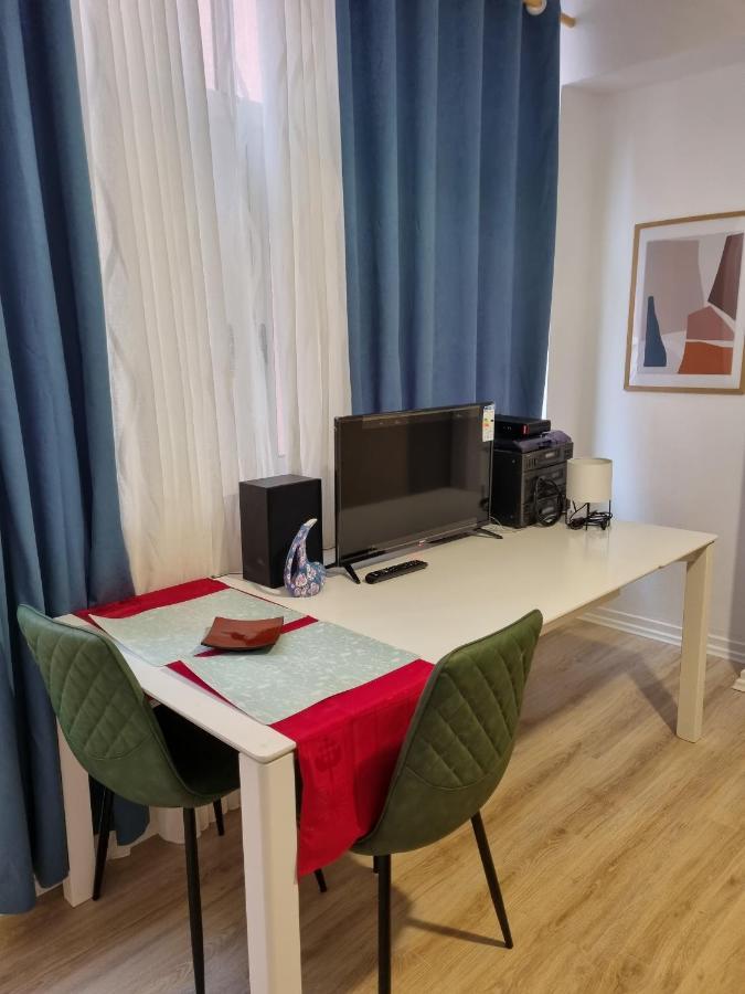 Cozy Apartment In City Center Тирана Экстерьер фото