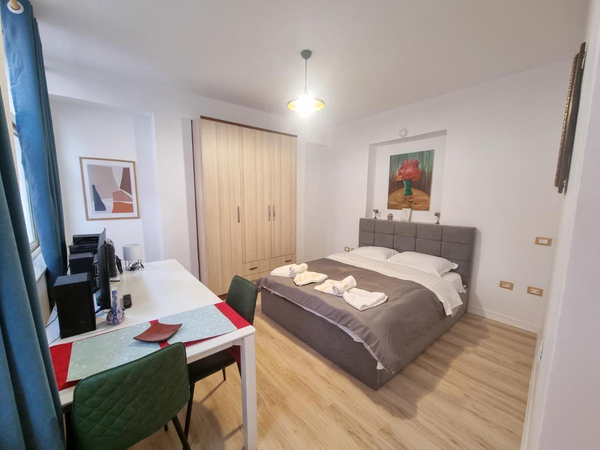 Cozy Apartment In City Center Тирана Экстерьер фото