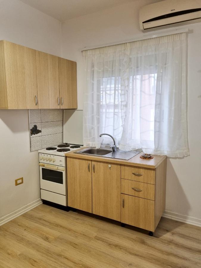 Cozy Apartment In City Center Тирана Экстерьер фото