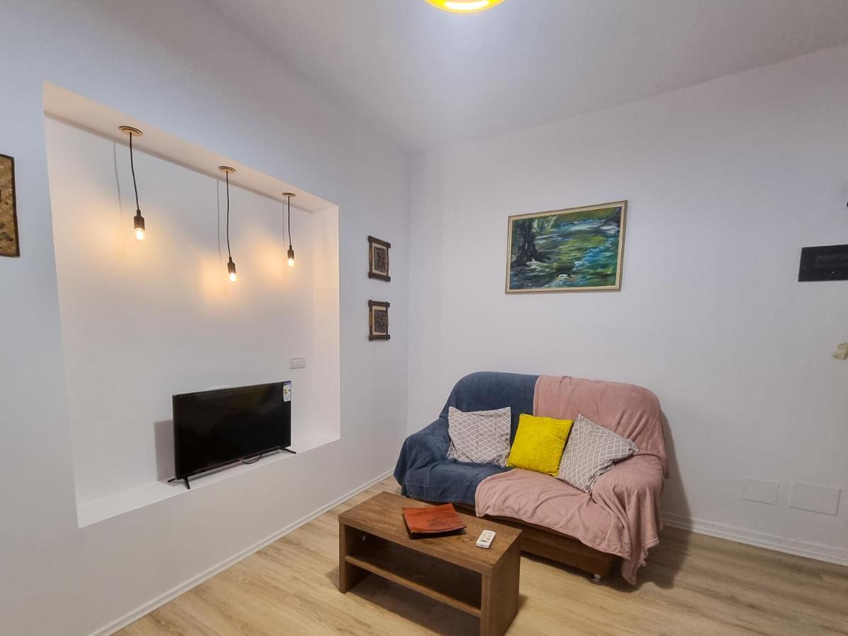 Cozy Apartment In City Center Тирана Экстерьер фото