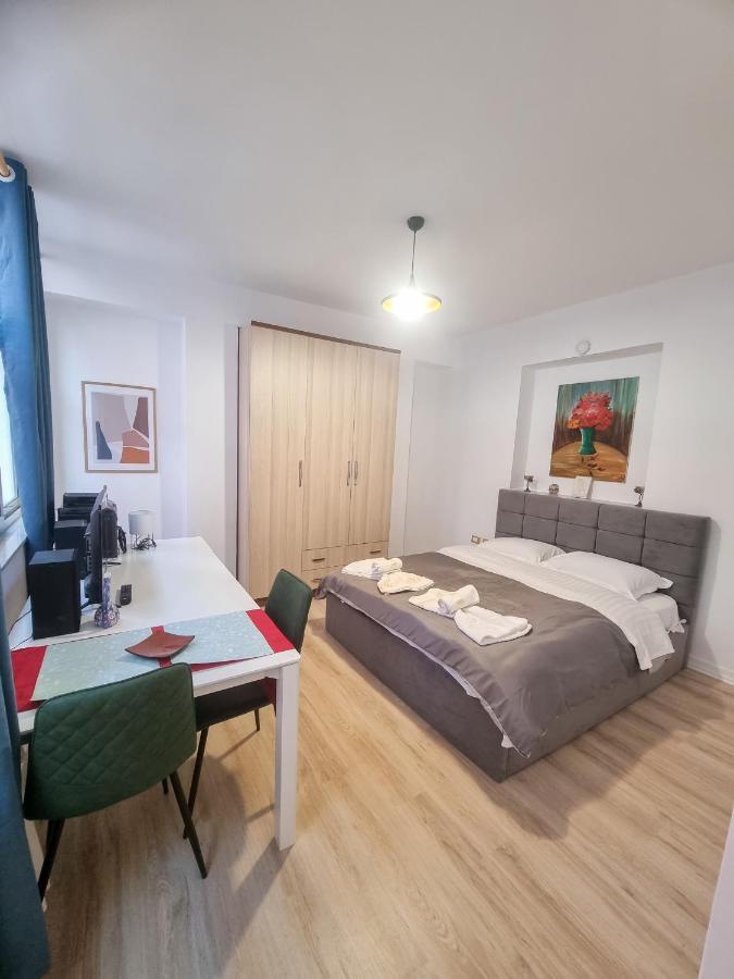 Cozy Apartment In City Center Тирана Экстерьер фото